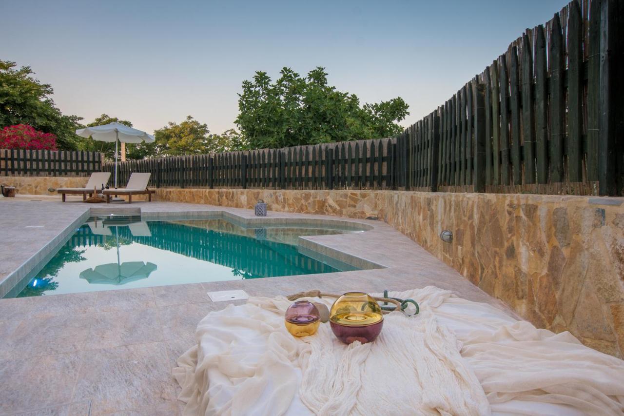 Golden Coast Boutique - Luxury Living Aparthotel Kypseli Bagian luar foto