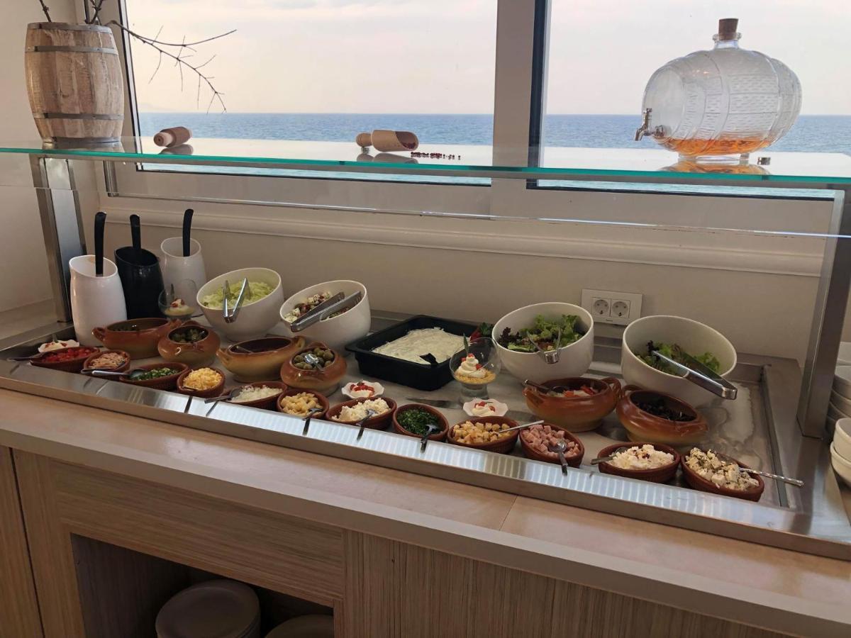 Golden Coast Boutique - Luxury Living Aparthotel Kypseli Bagian luar foto