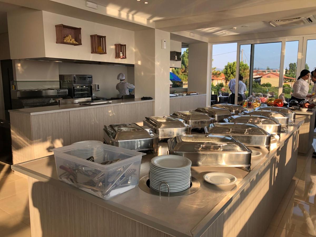 Golden Coast Boutique - Luxury Living Aparthotel Kypseli Bagian luar foto
