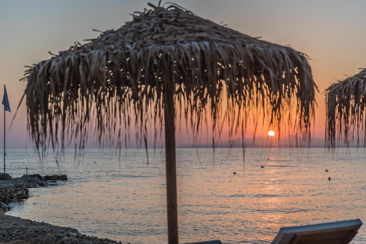 Golden Coast Boutique - Luxury Living Aparthotel Kypseli Bagian luar foto