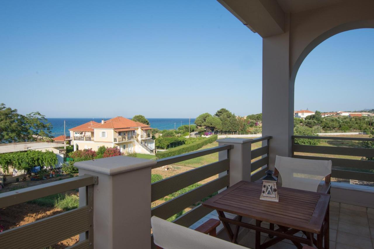 Golden Coast Boutique - Luxury Living Aparthotel Kypseli Bagian luar foto