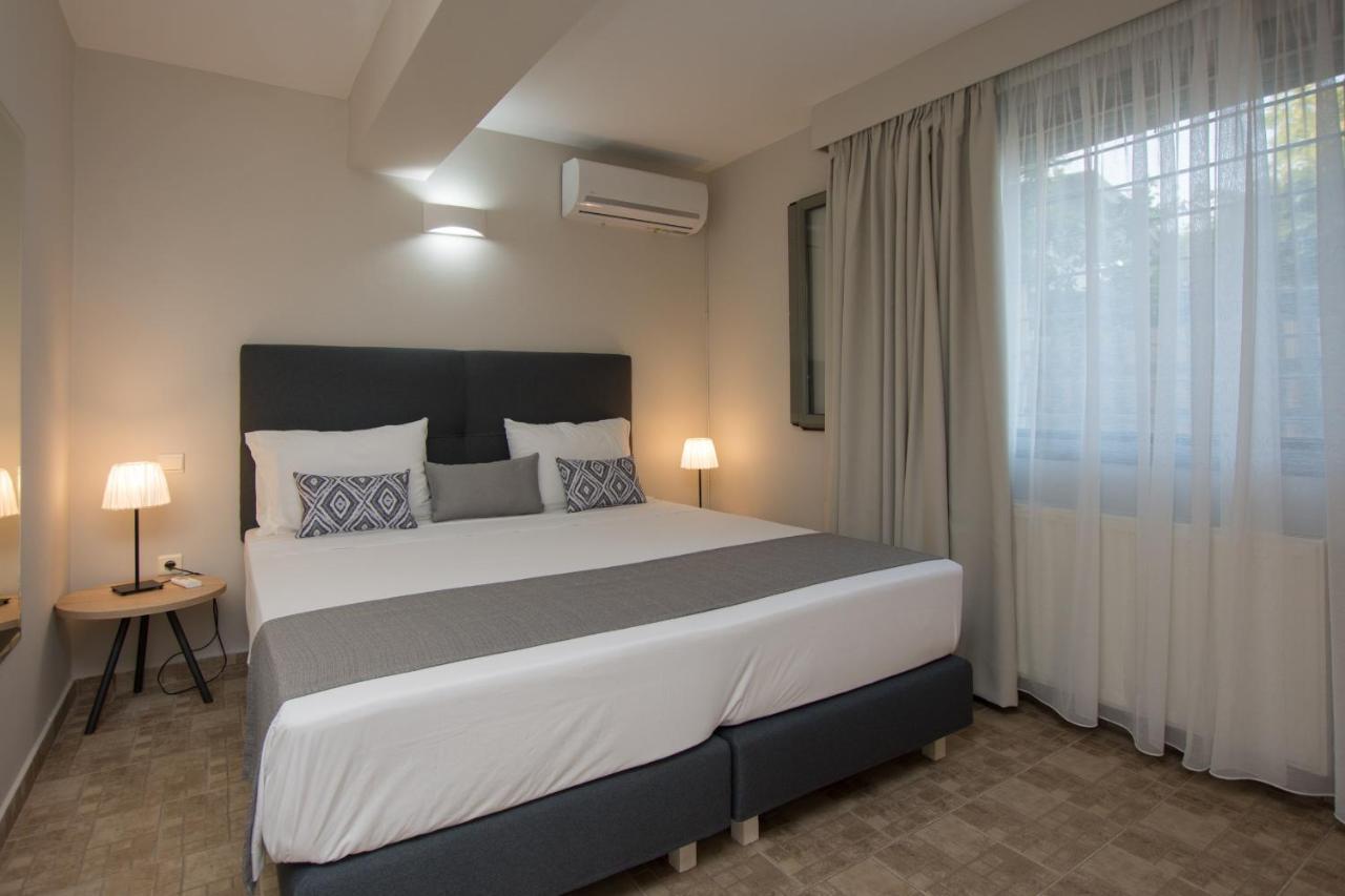 Golden Coast Boutique - Luxury Living Aparthotel Kypseli Bagian luar foto