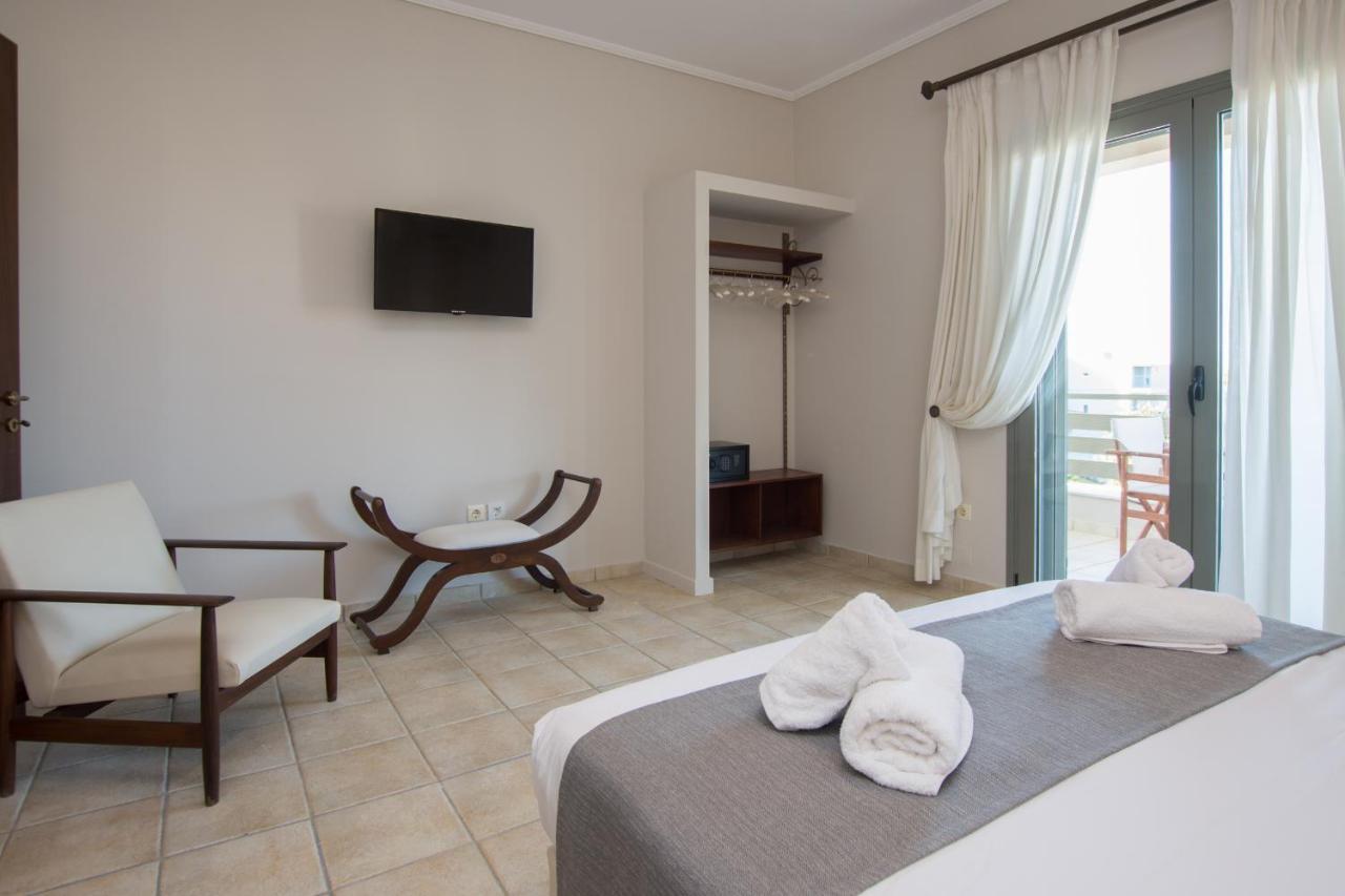 Golden Coast Boutique - Luxury Living Aparthotel Kypseli Bagian luar foto