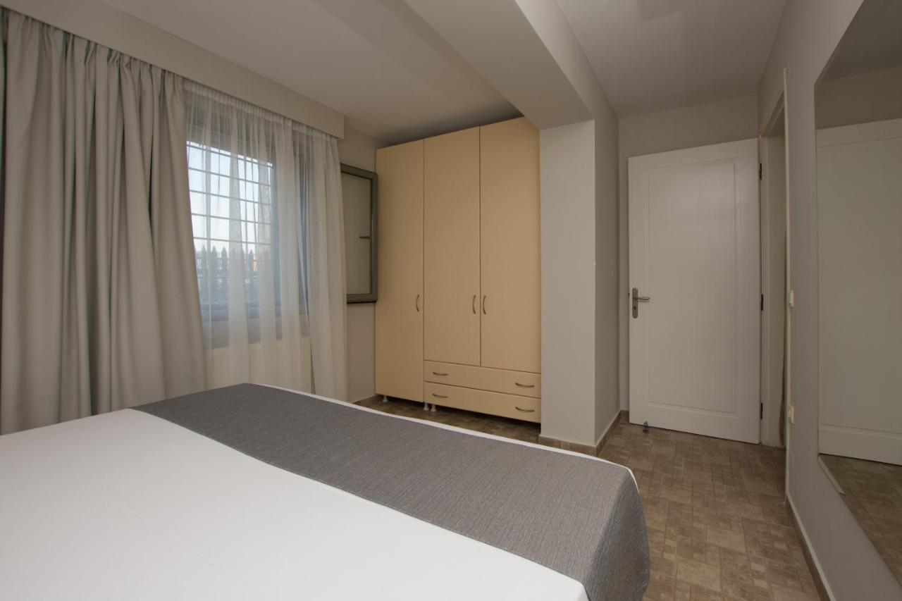Golden Coast Boutique - Luxury Living Aparthotel Kypseli Bagian luar foto