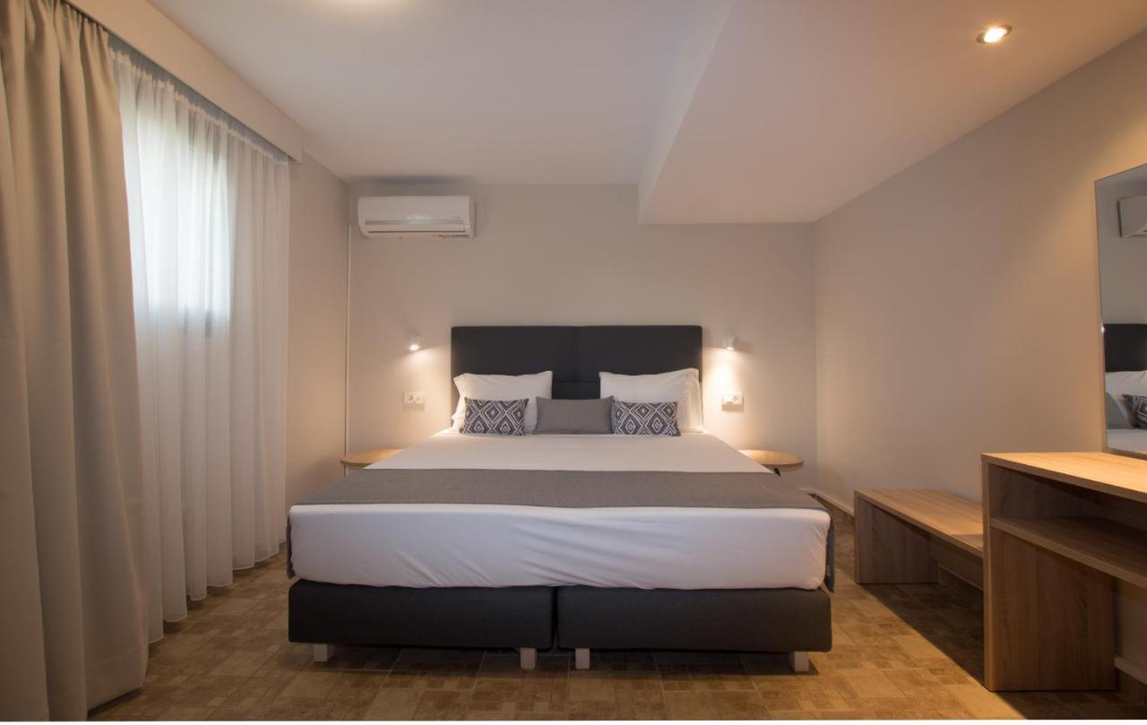Golden Coast Boutique - Luxury Living Aparthotel Kypseli Bagian luar foto